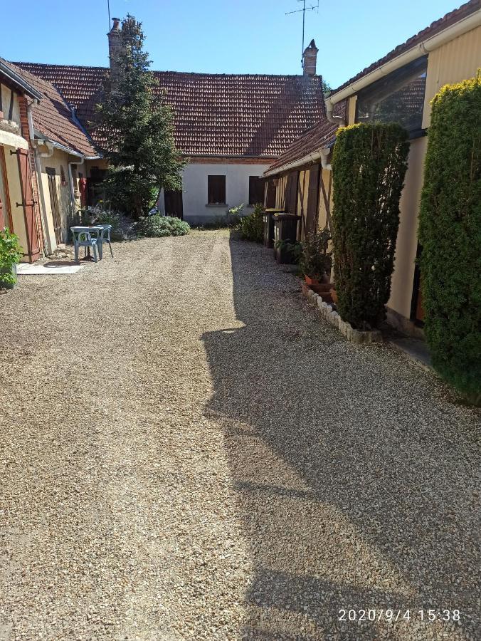 La Ferté-Saint-Aubin Agreable Studio Dans Le Centre Historique מראה חיצוני תמונה